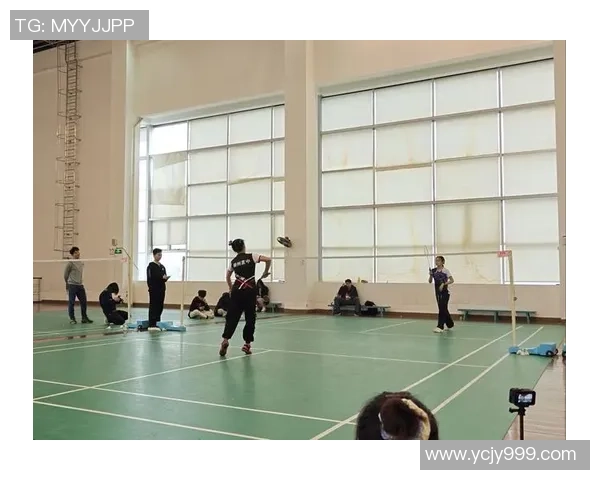 上海羽毛球队在钻石联赛中的速度表现分析与精彩瞬间回顾